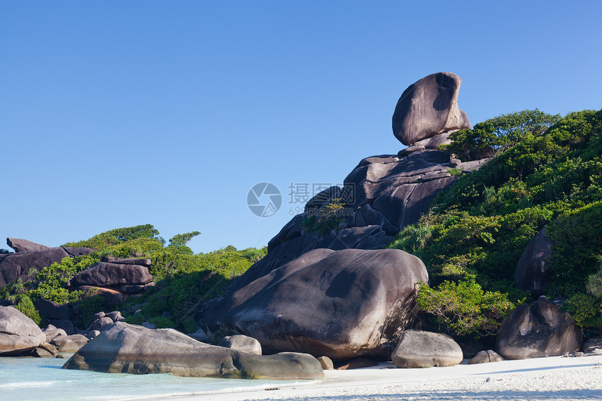 泰国西米兰的岩帆景色很美热带天堂海湾晴天异国娱乐石头岛屿国家旅行图片