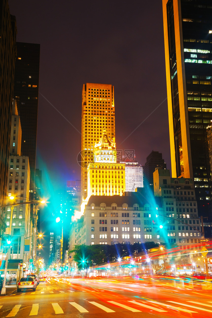 纽约市在夜里图片