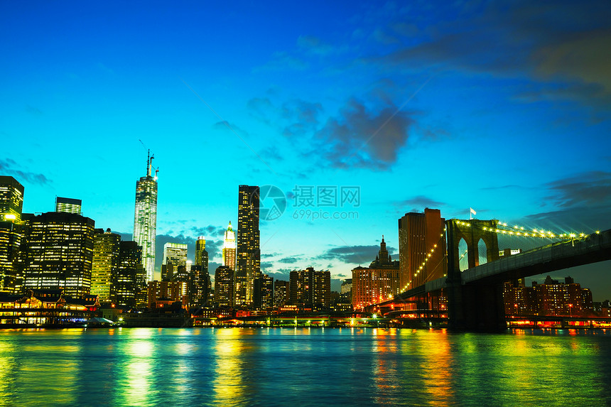 日落时纽约市市风景市中心天际办公室全景旅行景观城市天空建筑摩天大楼图片