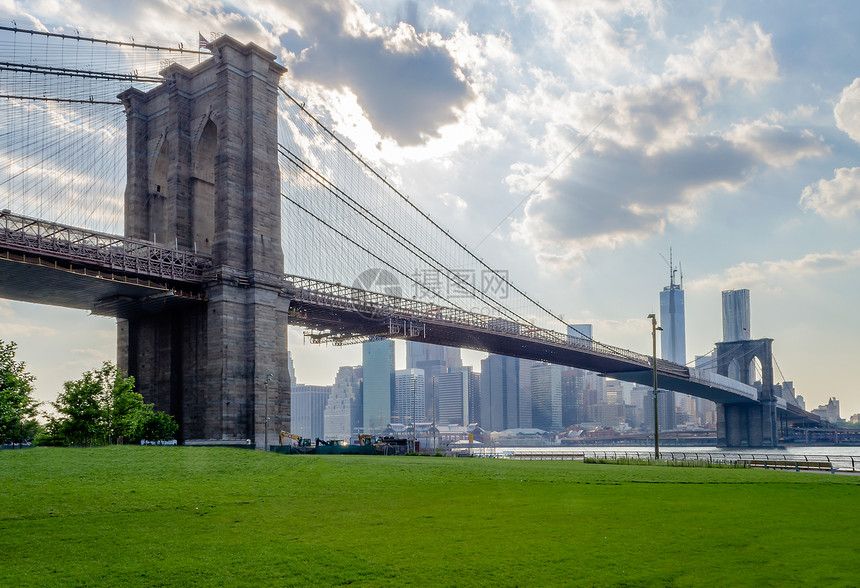布鲁克林桥建筑旅行天空景观场景蓝色地标旅游行人市中心图片