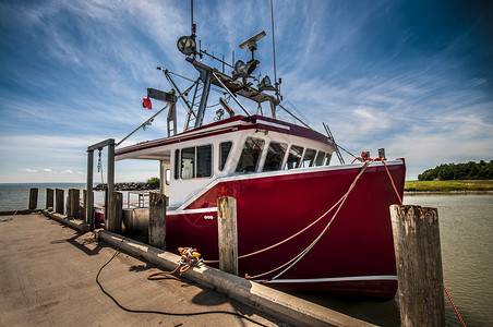 红船运输海滨帆船海洋钓鱼渔夫旅行港口码头背景图片