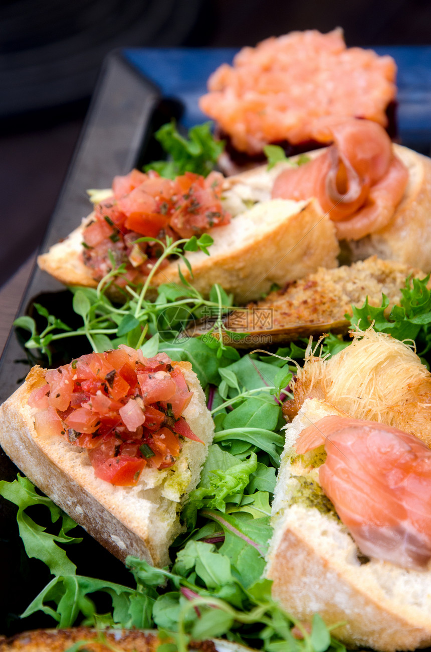 桑威奇沙拉贝类海鲜食品宏观自助餐美食午餐面包方案图片