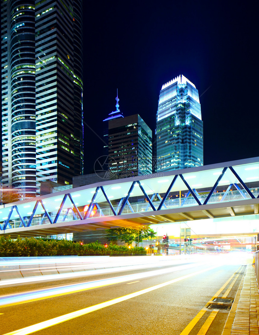 夜间现代城市隧道驾驶运动商业场景运输旅行景观线条市中心图片