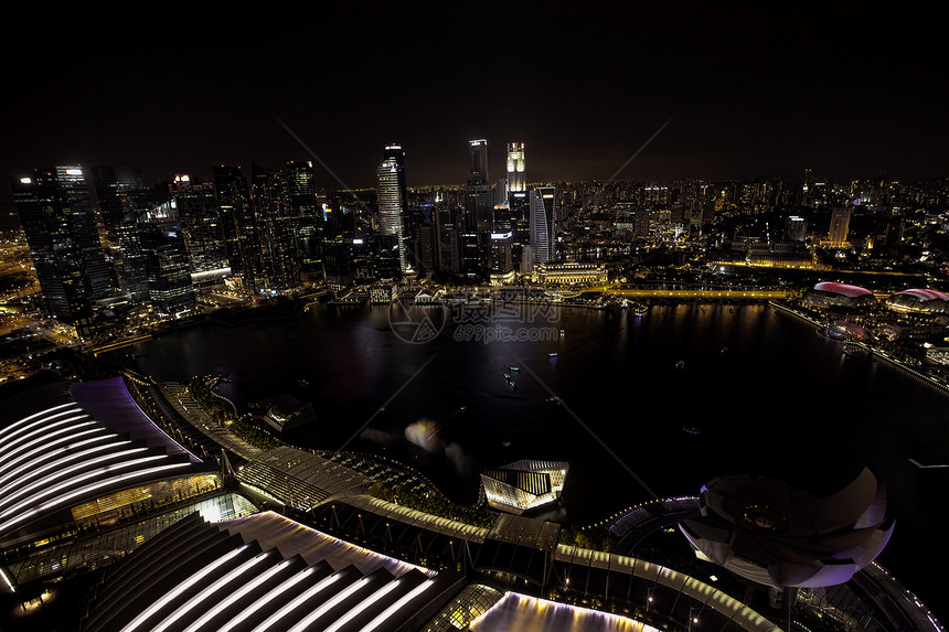 新加坡天线国家剧院码头天际街道反射景观交通日落民众图片