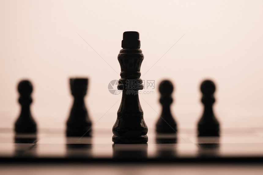 黑象棋一连列国王典当游戏女王骑士战略战术黑色棋盘闲暇图片