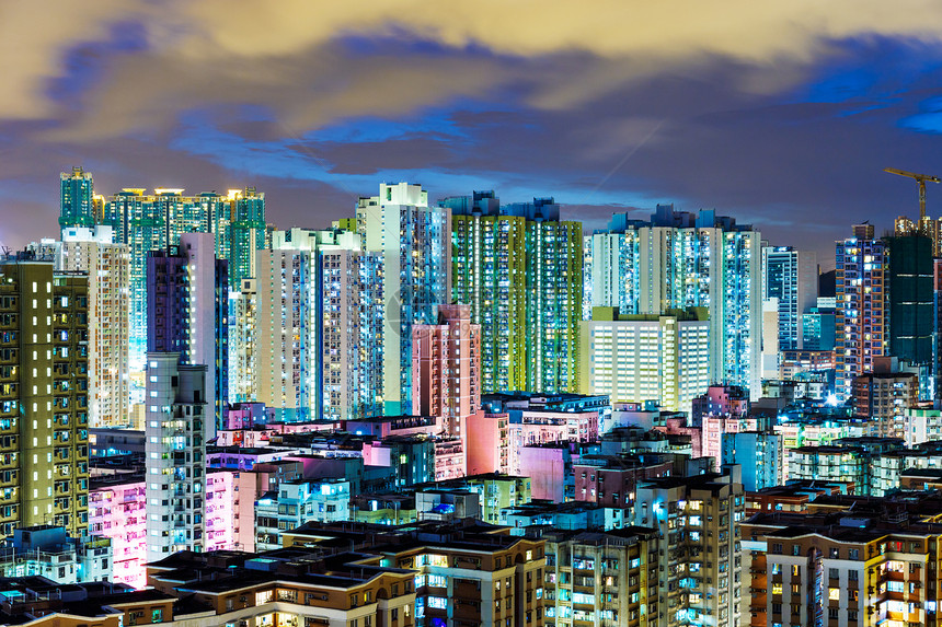 晚上在香港的明亮建筑鸟瞰图房屋天际住房住宅天线公寓图片