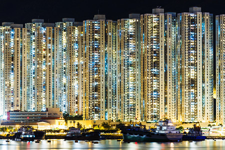 香港过度拥挤的住宅楼 拥挤不堪公寓住房房屋青衣天际港口海洋建筑家高清图片素材