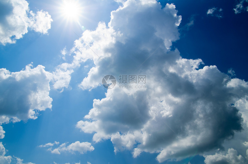 蓝蓝天空晴天天蓝色照片环境空气气氛云雾气候太阳蓝天图片