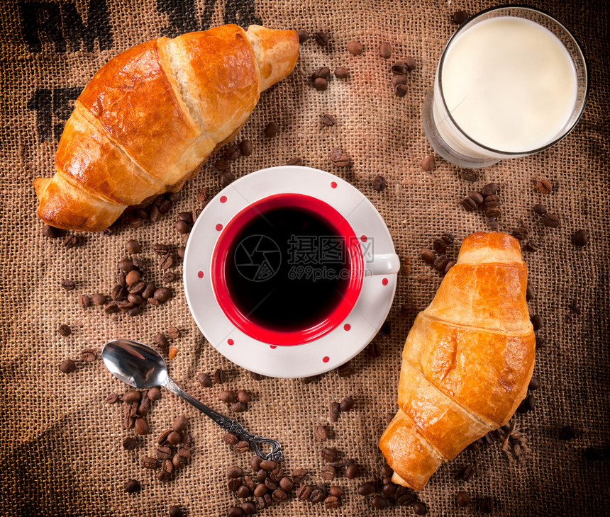 早餐时间泡沫酸奶糕点边界羊角白色摄影咖啡食物杯子图片