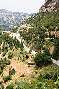 山上的路 希腊的波罗庞内斯背景图片