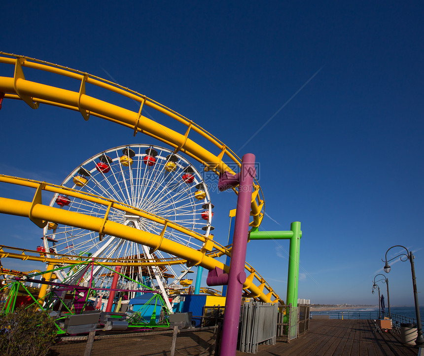 加利福尼亚州圣莫伊卡码头Ferris轮冲浪摩天轮海岸建筑学场景支撑海景娱乐假期波浪图片