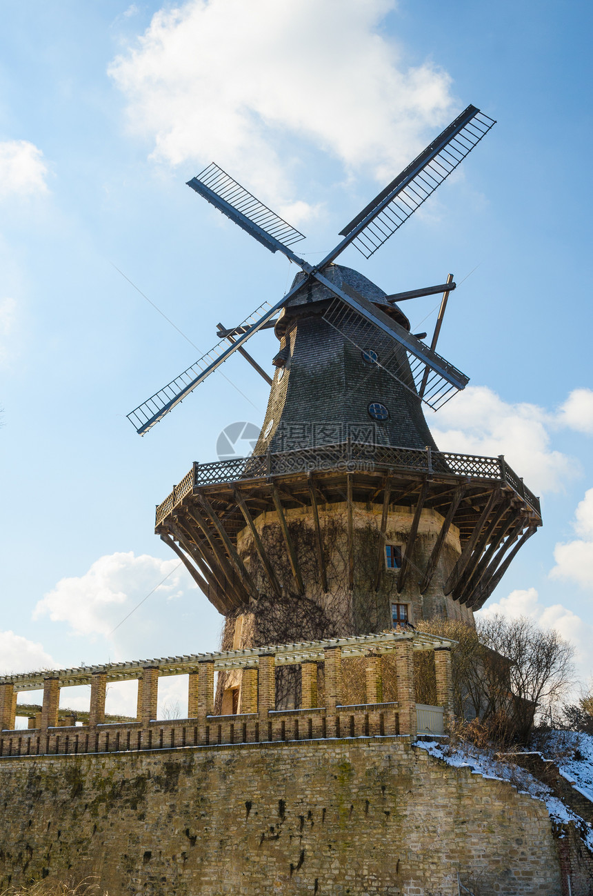 传统的欧洲结构 旧风力磨机图片