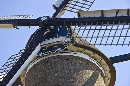 Alkmaar的风车蓝色旋转旅游农场活力环境绿色天空建筑学力量背景图片