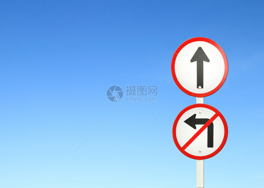 向前走 前进的标志 不要转左的标志指针运输邮政剪裁蓝色天空街道旅行警告安全图片