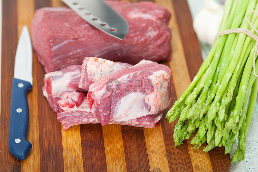 生牛肉和猪排肋骨屠夫奶牛印章木头肌肉鱼片红色牛扒食物图片
