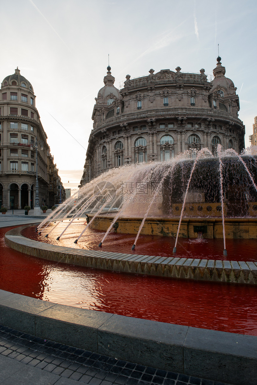 德法拉利广场 意大利热那亚旅游剧院染色宫殿红色地方浅蓝色纪念碑家具街道图片