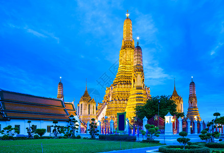晚上曼谷Wat Arun天际日落景观建筑扫管文化建筑学奉献宗教寺庙背景图片