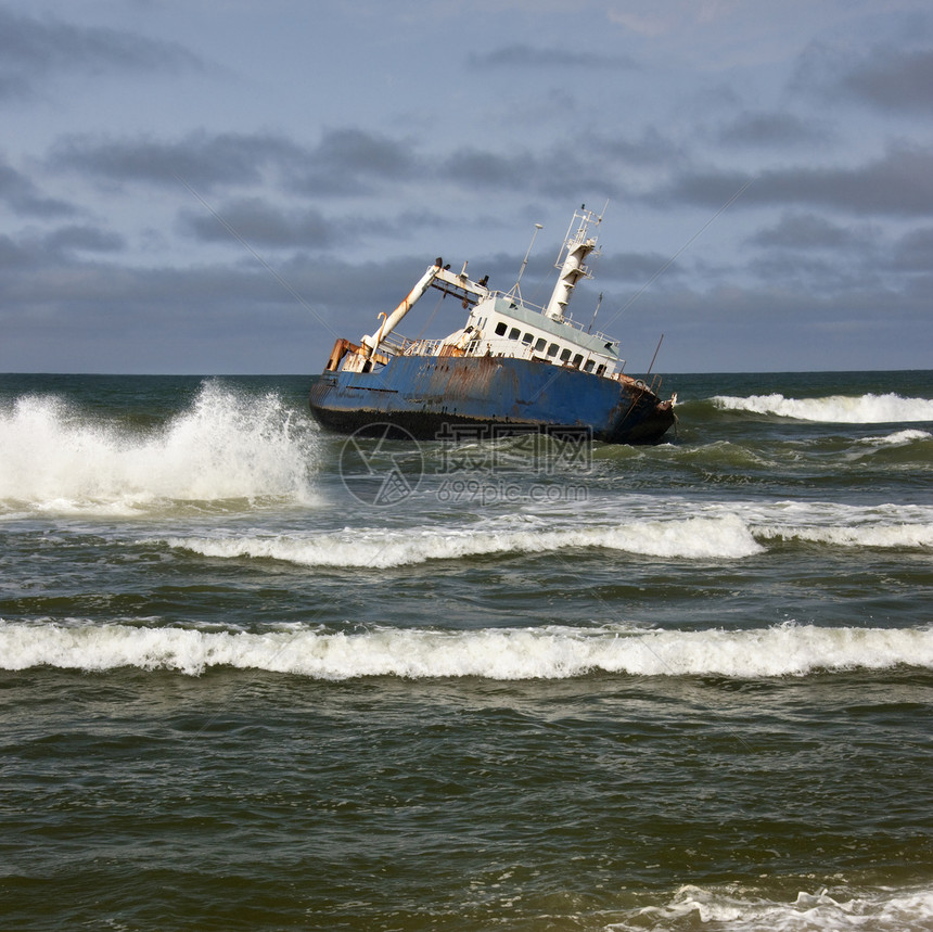 沉船骷髅海岸纳米比亚海滩波浪残骸破坏旅行旅游支撑海岸线海洋图片
