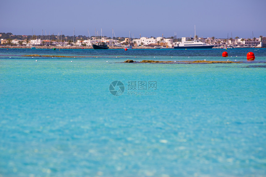 村和Formentera码头旅行太阳建筑物晴天村庄港口场景海洋观光海岸图片