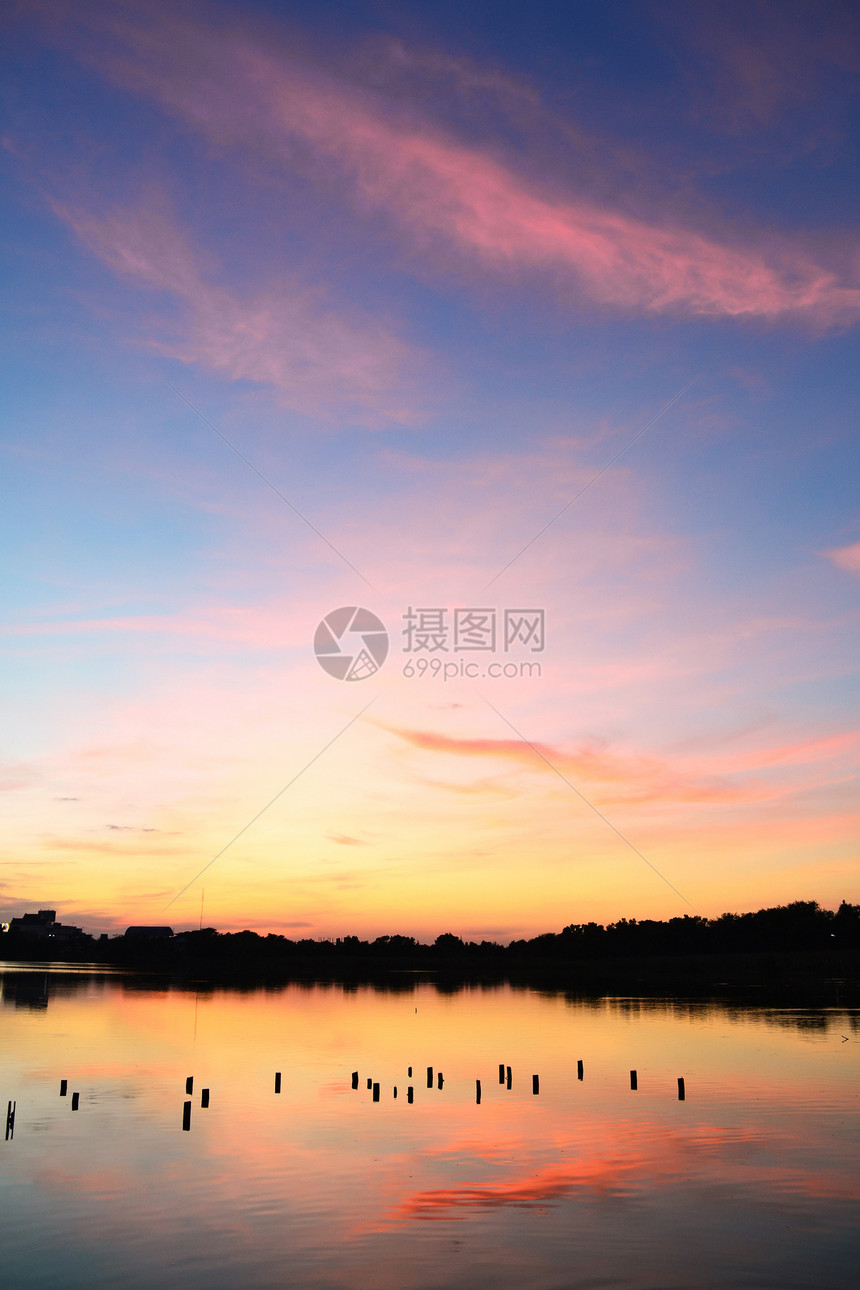 江面日落反射天气旅游森林橙子海洋海滩太阳风景地平线图片