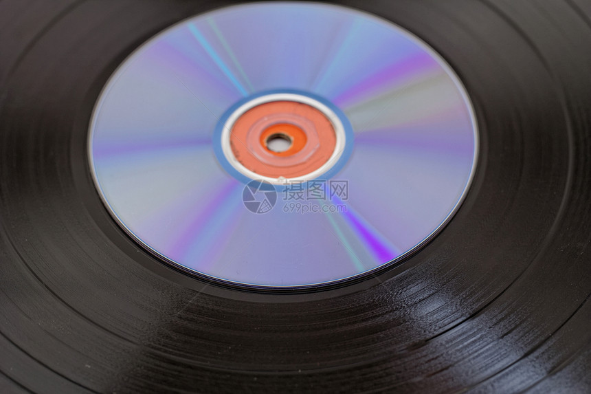 乙烯唱片和CD流行音乐记录磁盘硬件白色音乐留声机静物水平技术图片