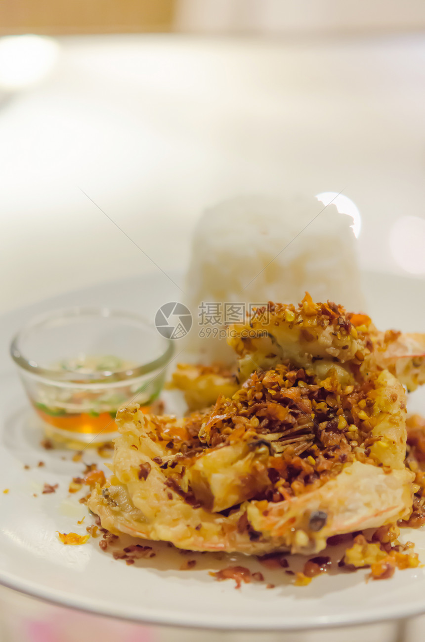 炒虾和大米蔬菜食物海鲜白色美食盘子图片