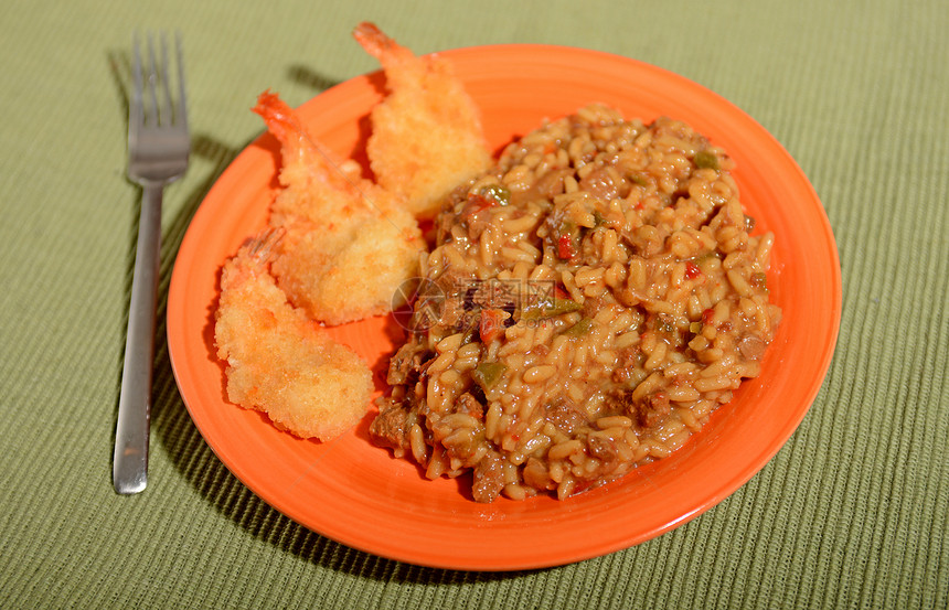 炒饭和虾午餐盘子橙子美食海鲜动物食物餐厅绿色甲壳图片