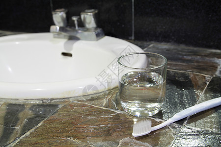 牙刷透明度化妆品保健水滴牙科盆地大理石生活浴室玻璃高的高清图片素材