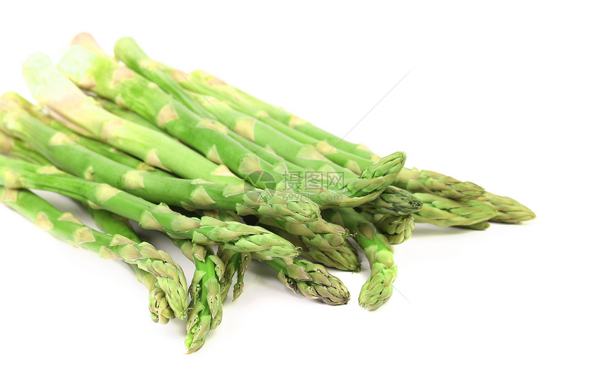 一群新鲜的绿色香草蒸汽白色季节营养蔬菜烹饪食物沙拉维生素饮食图片
