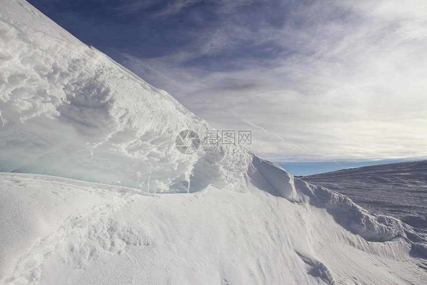 冬季风景季节旅游旅行滑雪板管道图片