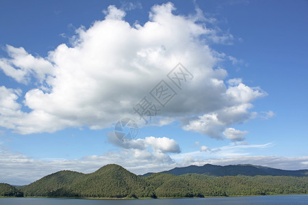 大坝山的天性建筑学摄入量发电机森林水电风景地标活力力量水库背景