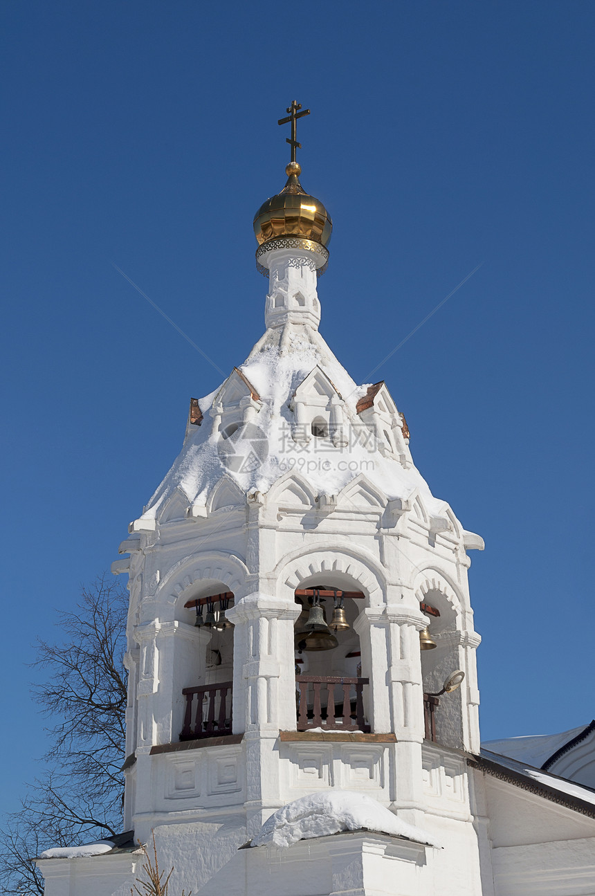 古代东正教教堂的钟塔图片