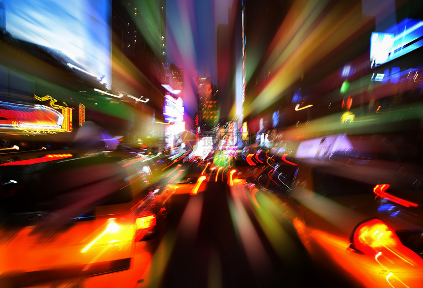 纽约市的照明和夜光照灯驾驶出租车轿车商务车夜生活建筑学城市街道市中心人群图片