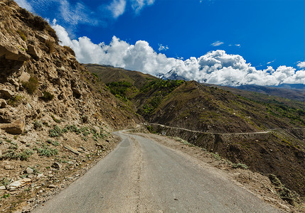 喜马拉雅山公路道路车辆摩托车小路风景泥路尔邦汽车山脉陆运背景图片