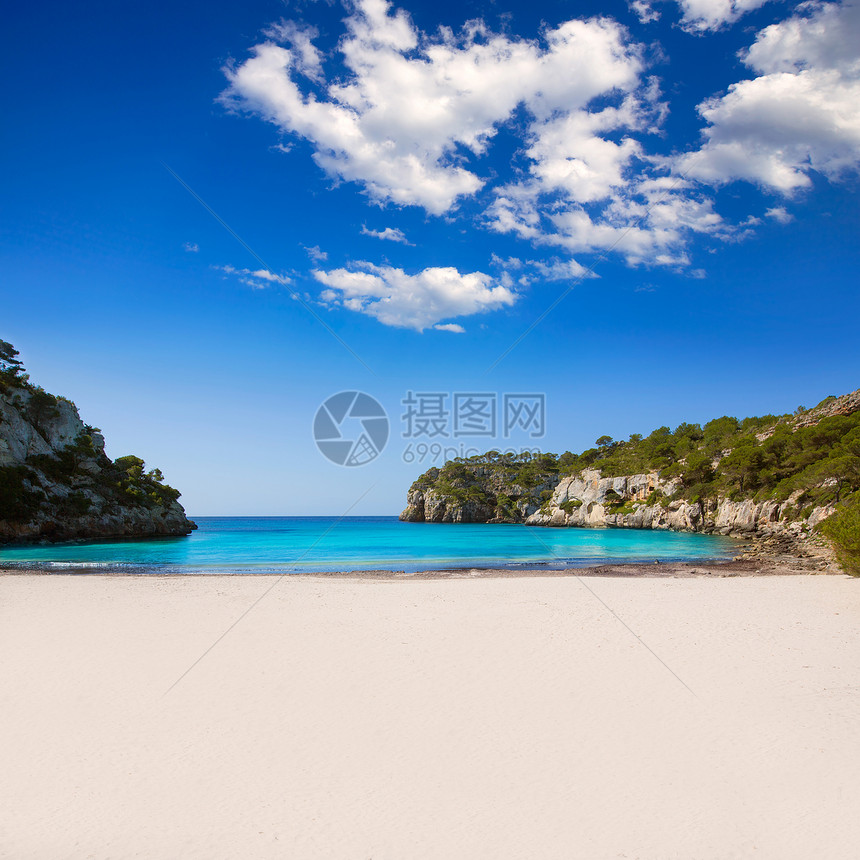 松绿的Balearic地中海太阳树木岩石海滩旅行假期波浪地标海景海岸线图片