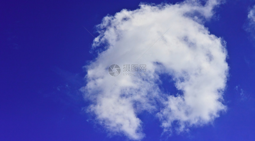白云和白云天蓝色云雾云景墙纸阳光蓝色积雨季节气氛天气图片