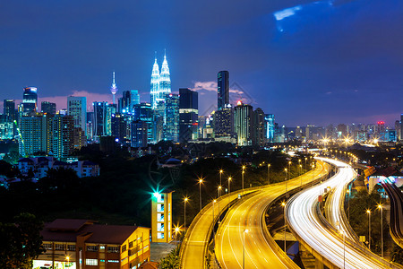 晚上吉隆坡天际商业办公室摩天大楼公司双胞胎景观天空市容城市首都背景图片