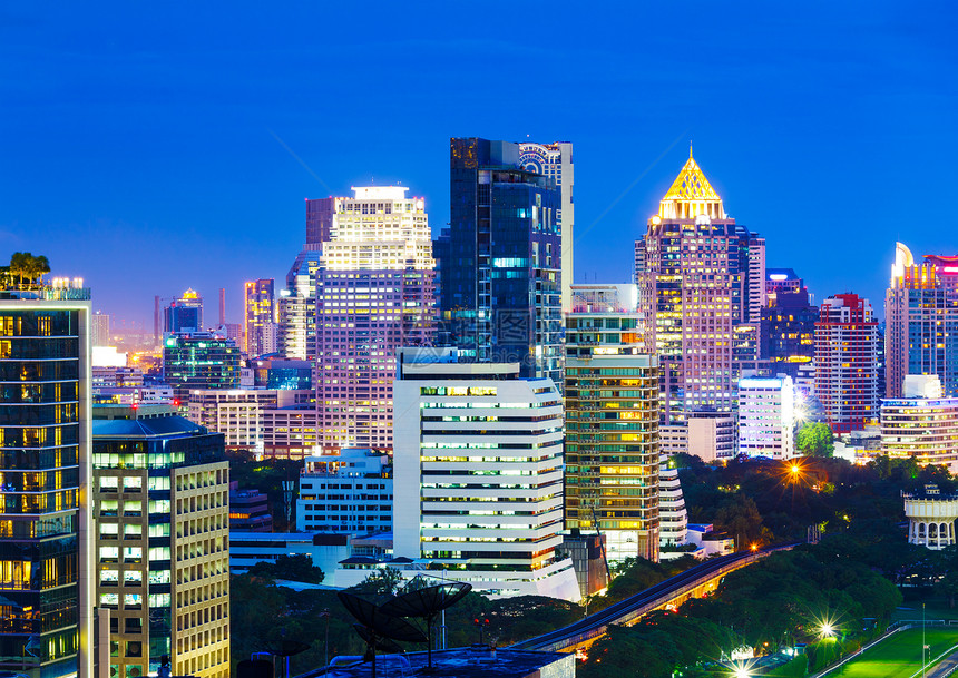夜间曼谷天线天际公司办公室城市大楼景观金融办公楼摩天大楼建筑图片