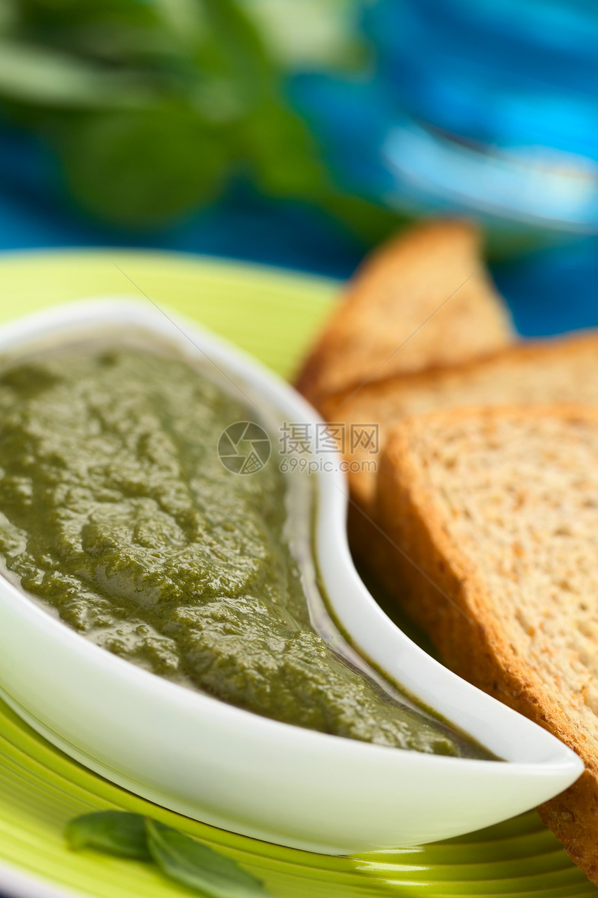 佩斯托营养食物菠菜面包小吃早餐蔬菜绿色草本植物图片