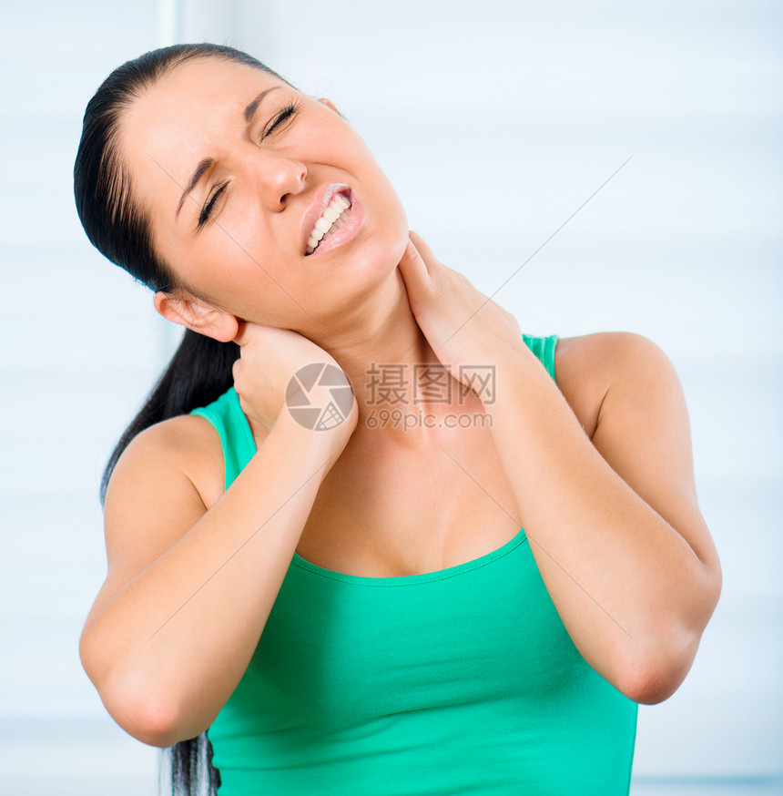 女人颈部疼痛伤害解剖学女性成人身体黑发按摩科学医生压力图片