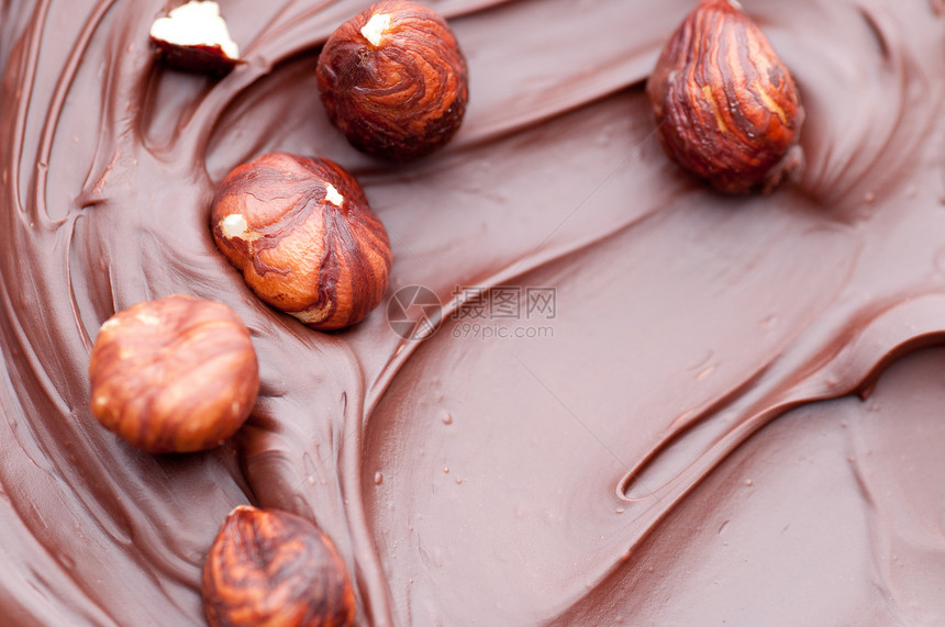 熔巧克力中黑桃子食物漩涡榛子图片