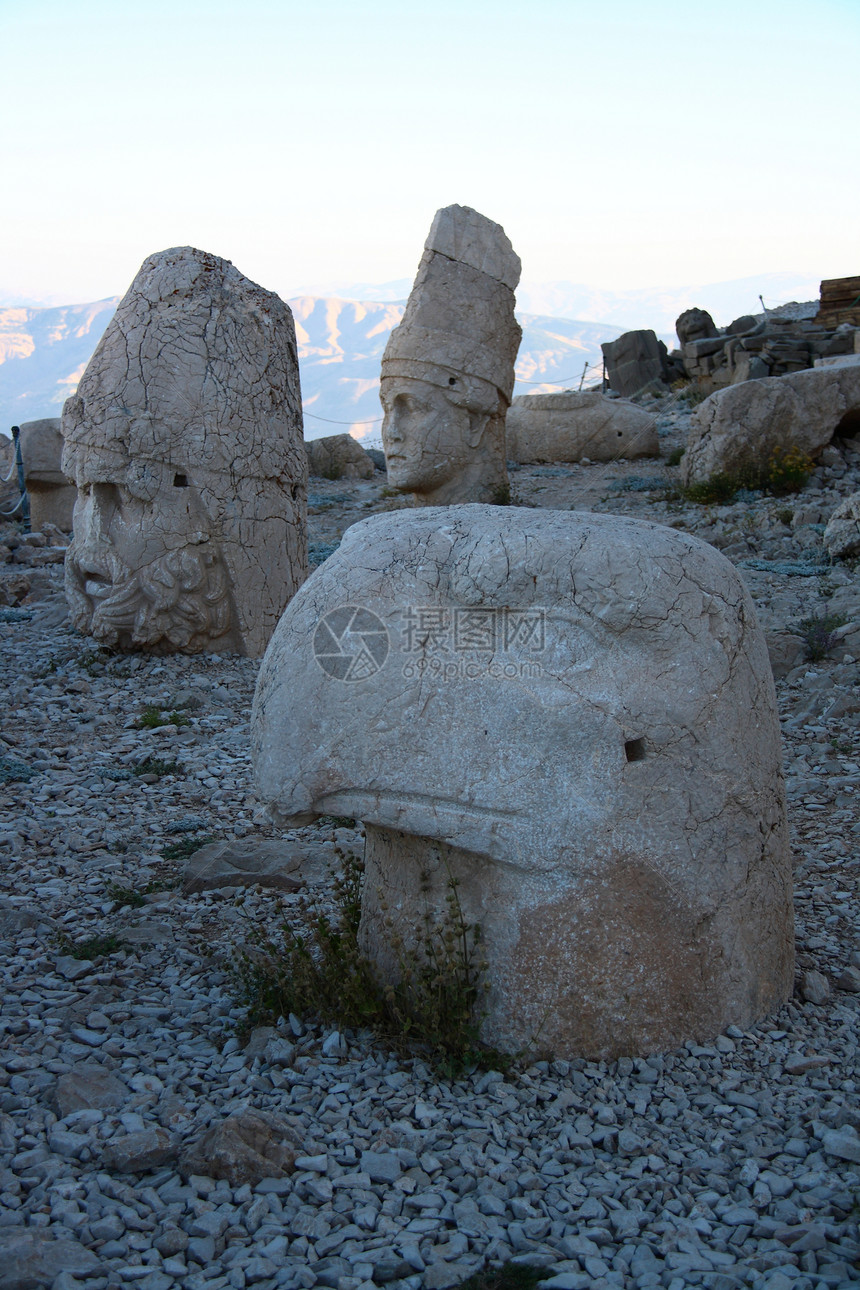 纳鲁特山神的纪念碑旅行考古学世界上帝雕塑历史石头雕像岩石国家图片
