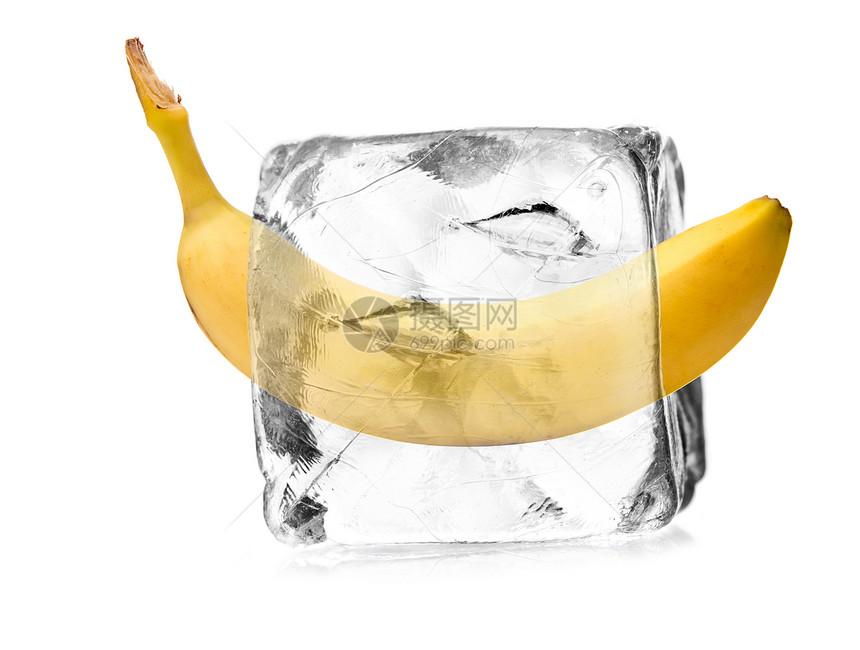 冰块中的香蕉图片