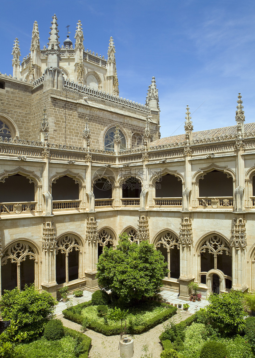 西班牙宫殿庭院的高视景图片