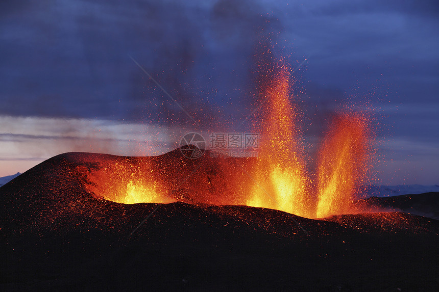 冰岛火山喷发图片