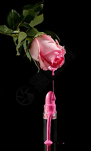 玫瑰和唇膏概念背景图片