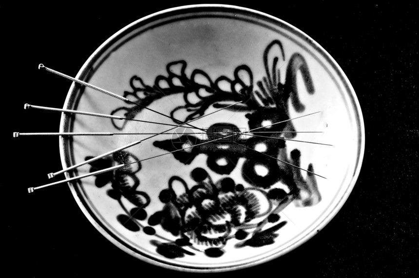针灸针黑色金属药品工作室身体康复治愈保健白色黑与白图片