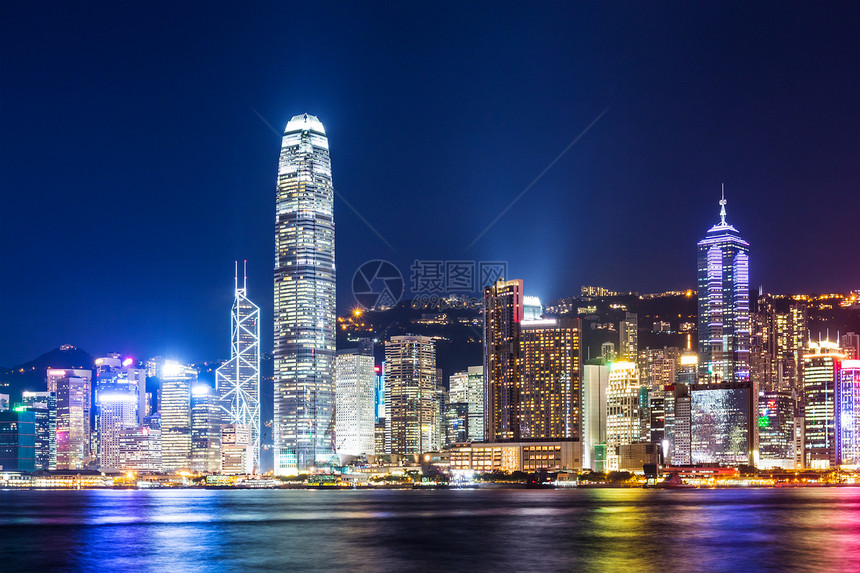 晚上香港天线摩天大楼办公室经济景观金融市中心城市风景地标商业图片