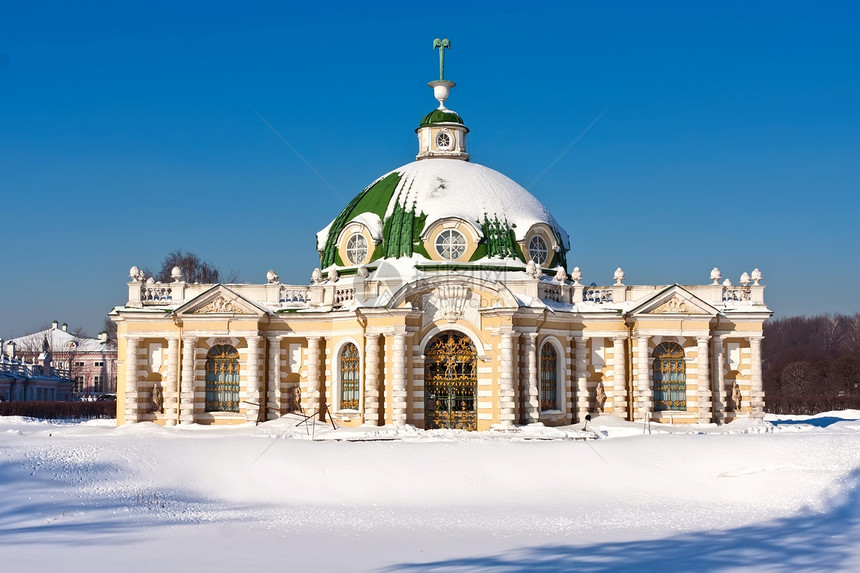 库斯科沃的格罗托教堂文化博物馆大厦住宅天空公园池塘石窟建筑学历史图片