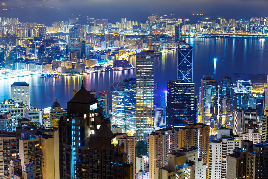 深夜从峰顶到香港的天线夜景天际都市城市港口顶峰风景金融地标景观图片